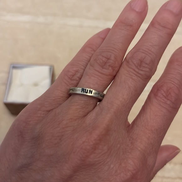 Silver 'RUN' Engraved Ring-size 4 - Picture 2 of 3